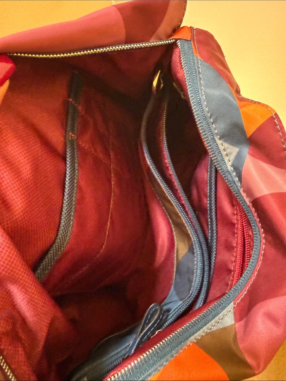 TUMI Voyageur Sumatra Crossbody Bag Geometric Autumn Eclipse Print - EUC - Picture 4 of 7